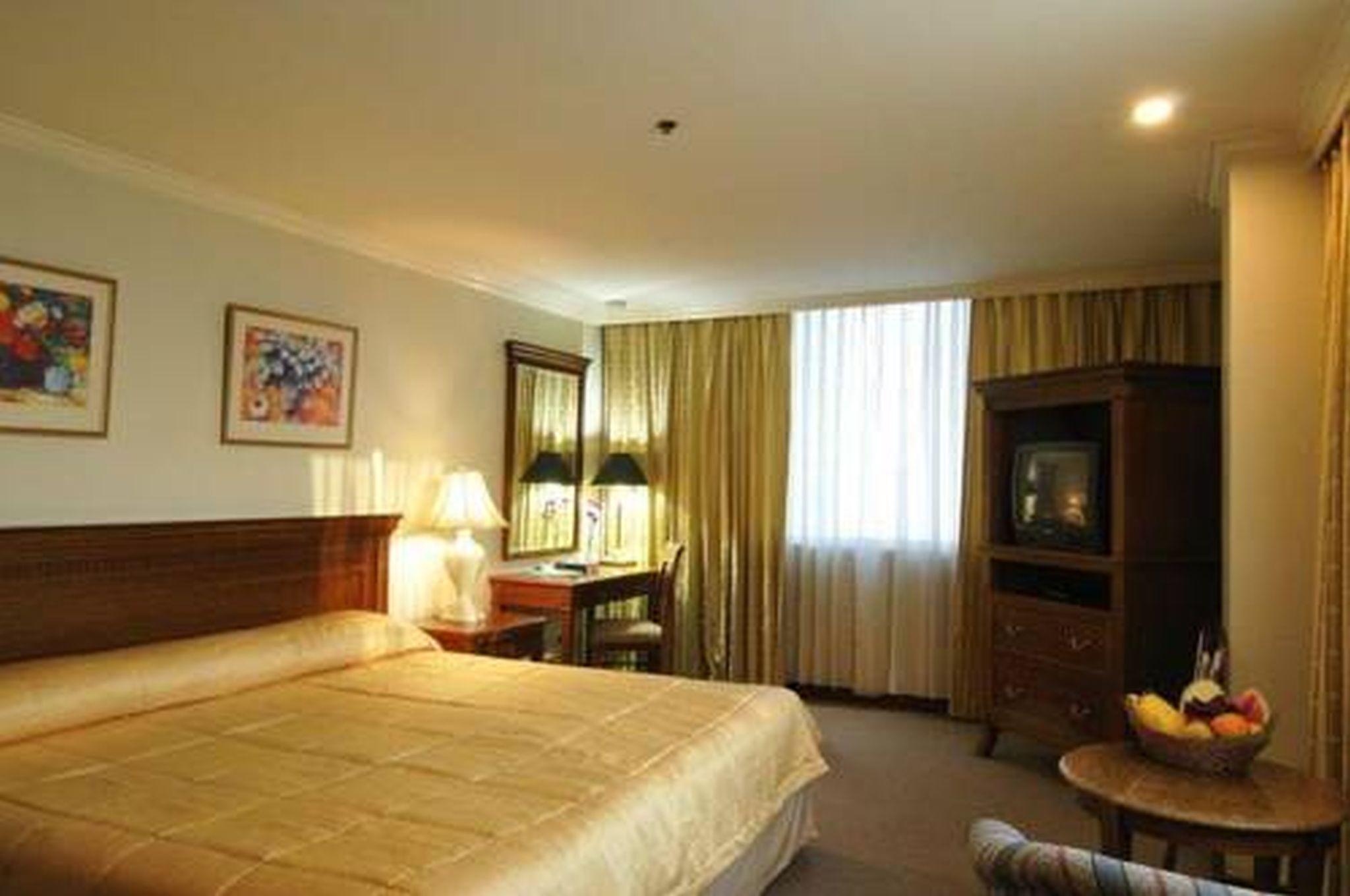 Tiara Oriental Hotel Makati City Екстериор снимка