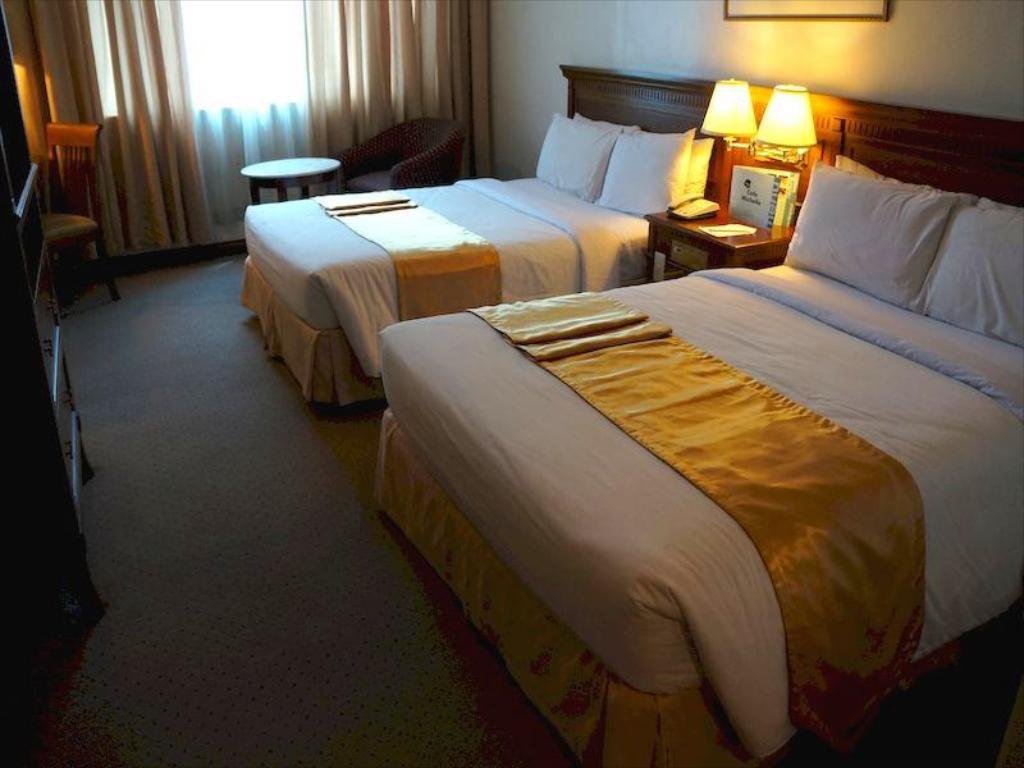Tiara Oriental Hotel Makati City Екстериор снимка