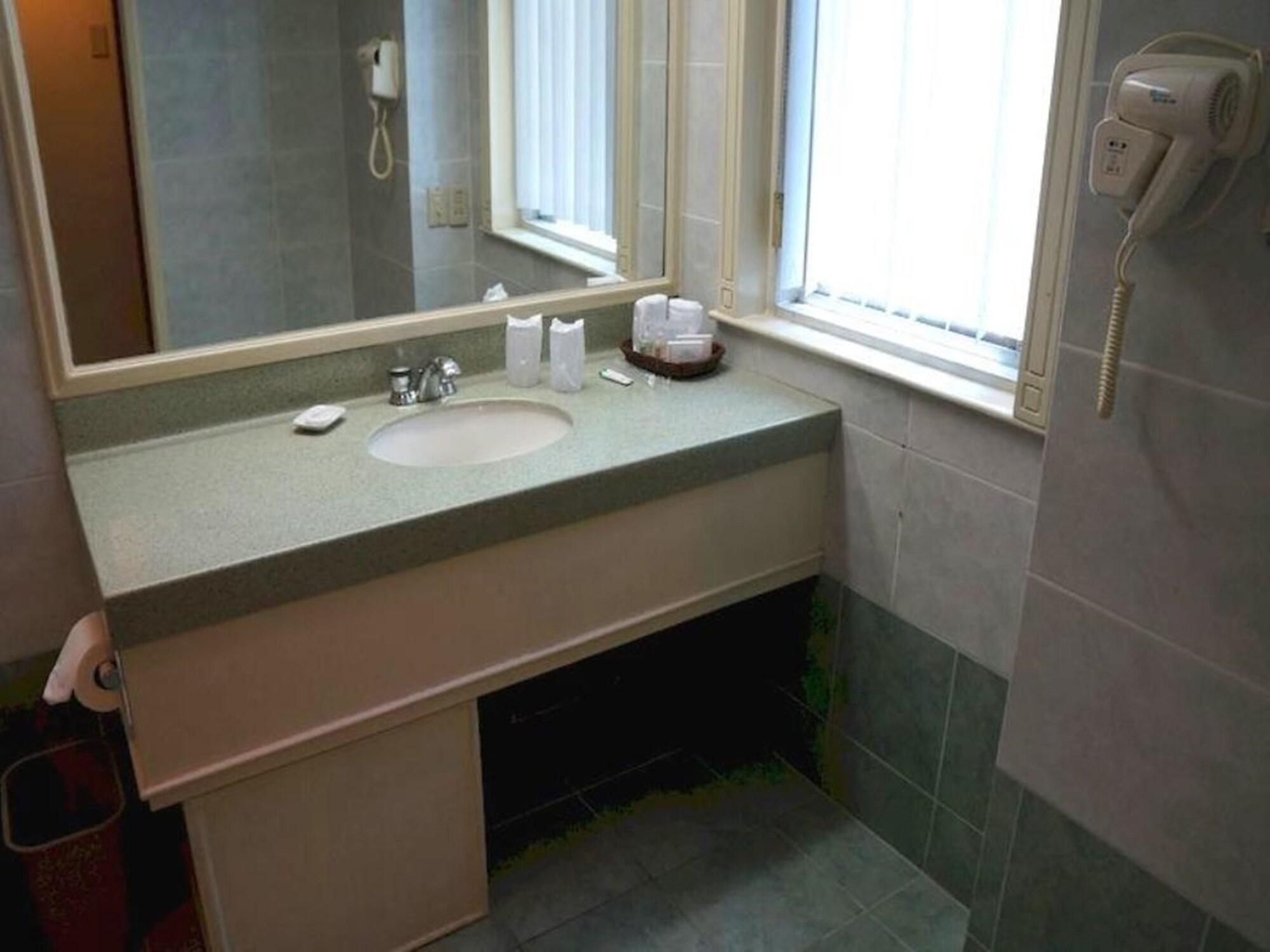 Tiara Oriental Hotel Makati City Екстериор снимка