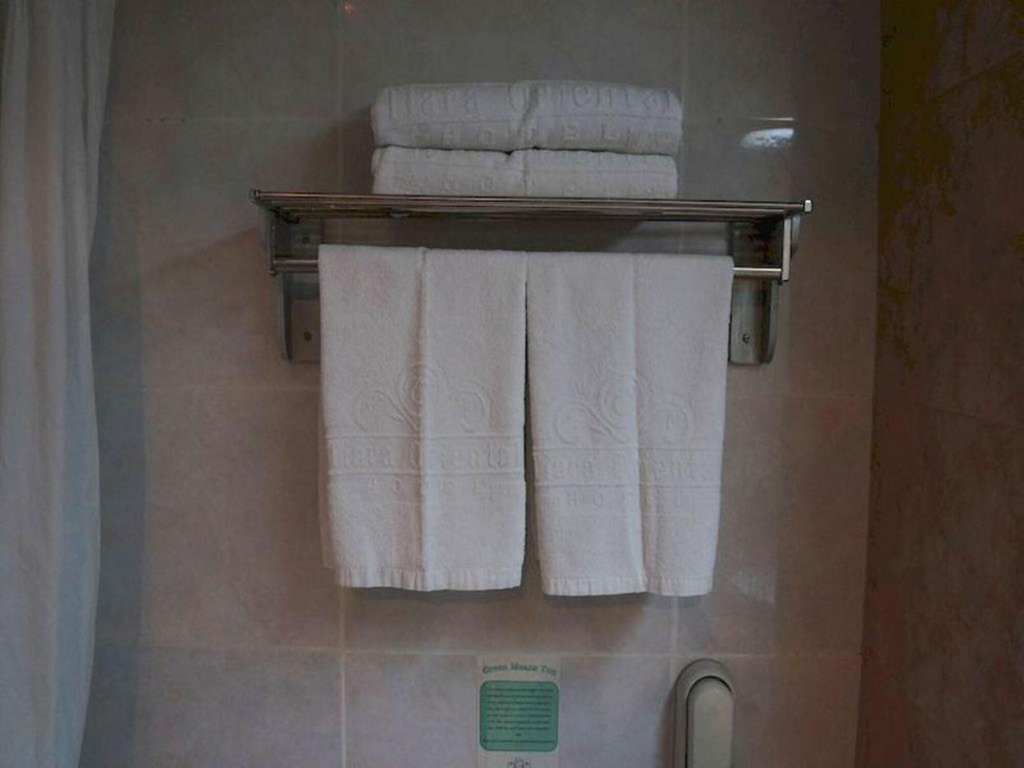 Tiara Oriental Hotel Makati City Екстериор снимка